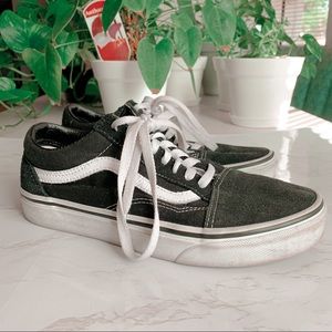 vans old skool low top black skate sneakers, 8/6